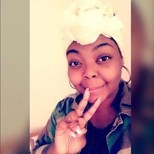 Meet your Posher, Olivia